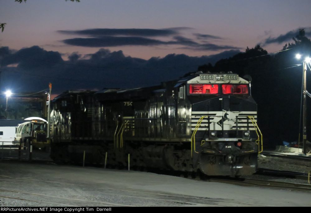 NS 4464, 7507 in early morning light